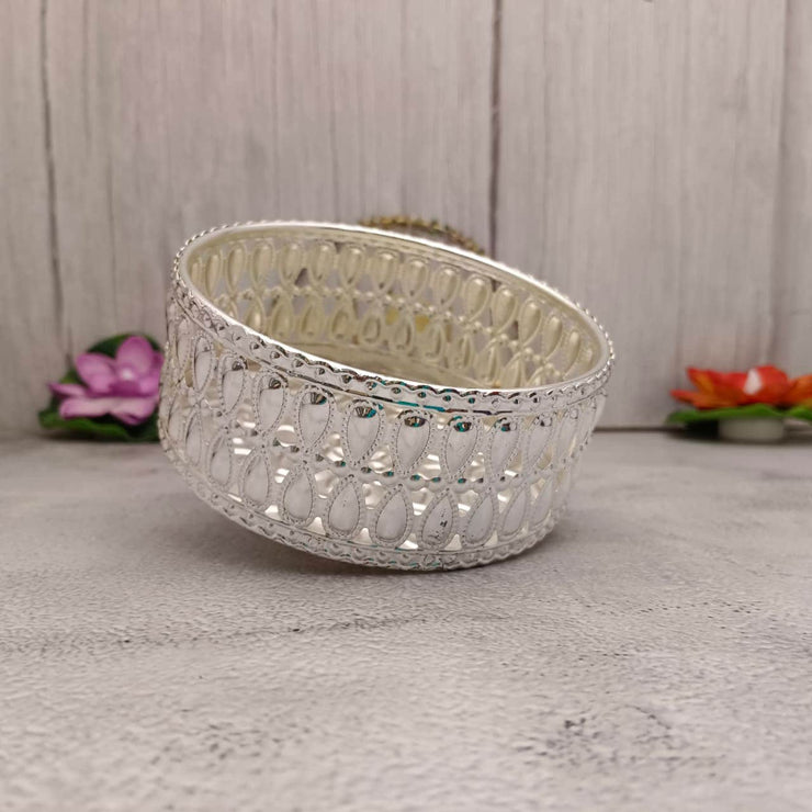 onesilver.in Pooja Basket Gs Butta Round Tray 6212 Gs Butta Round Tray 6212