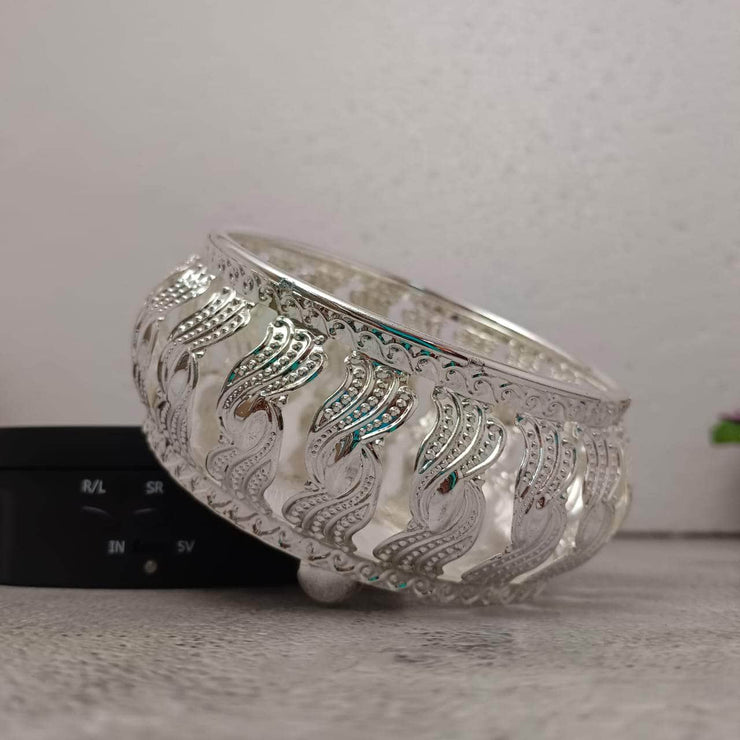 onesilver.in Pooja Basket Gs Floral Round Tray 5357 Gs Floral Round Tray 5357
