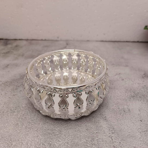 onesilver.in Pooja Basket Gs Floral Round Tray 5414 Gs Floral Round Tray 5414